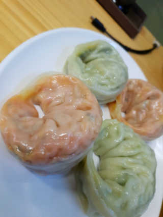 칼국수에끌림 [칼국수에 끌림] 손칼국수+비빔칼국수+왕만두4개 — 4.33점을 준 리뷰어가 2018년 11월 올린 사용 사진