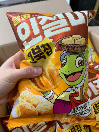 꼬북칩 달콩인절미맛 12봉지 — 3점을 준 리뷰어가 2019년 12월 올린 사용 사진