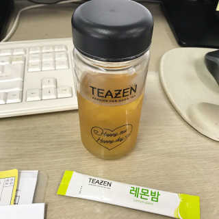 티젠 레몬밤 + 마이보틀 — 5점을 준 리뷰어가 2018년 7월 올린 사용 사진