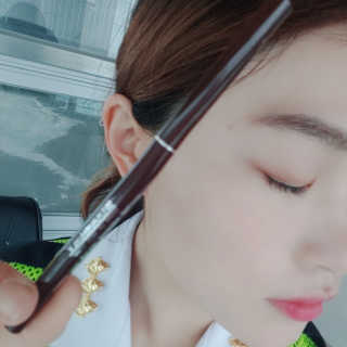 우드버리 1.5mm 스키니 젤 아이라이너 — 5점을 준 리뷰어가 2019년 5월 올린 사용 사진