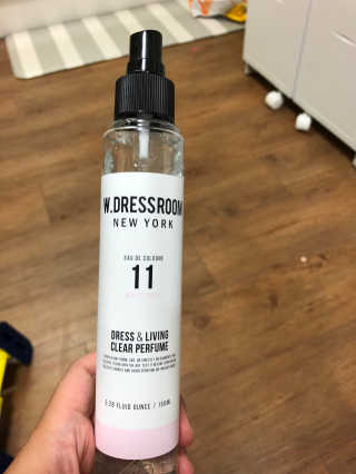 더블유드레스룸 신규향 드레스퍼퓸150ml — 4.83점을 준 리뷰어가 2018년 8월 올린 사용 사진