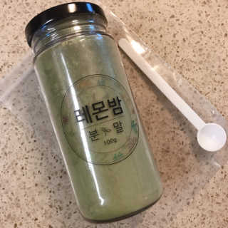 초능력 국내산 레몬밤 분말 — 3.5점을 준 리뷰어가 2019년 8월 올린 사용 사진