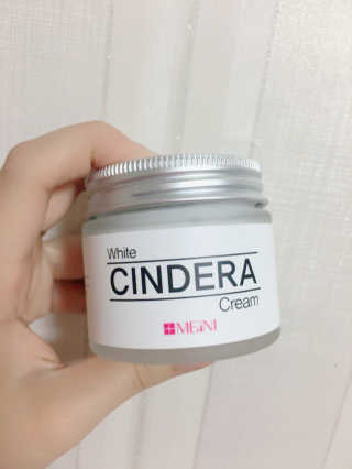 메이니 화이트 신드라 크림 70ml — 4.83점을 준 리뷰어가 2018년 4월 올린 사용 사진