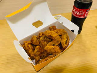 [치킨마루]-  빠사칸윙봉현미 + 콜라 500ml — 3점을 준 리뷰어가 2019년 7월 올린 사용 사진