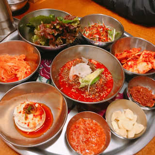 [동네맛집족발] 4개 족발 중 택1 — 4점을 준 리뷰어가 2020년 2월 올린 사용 사진