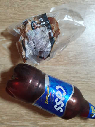 행복먹거리공작소 맥족. 맥주에 빠진 족발 550g + 마늘소스 70g — 5점을 준 리뷰어가 2020년 2월 올린 사용 사진
