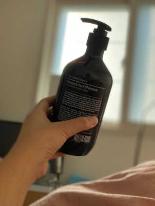 the naked object [탈모볼륨샴푸] 디블랙 팩 샴푸 — 5점을 준 리뷰어가 2019년 12월 올린 사용 사진