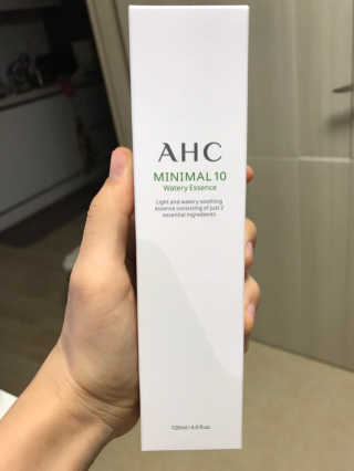 AHC 에이 에이치 씨 미니멀 10 워터리 에센스 — 4점을 준 리뷰어가 2018년 12월 올린 사용 사진