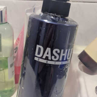 다슈코리아 다슈 단백질 한방 두피 골드 샴푸 500ml +샴푸브러쉬 — 4점을 준 리뷰어가 2019년 12월 올린 사용 사진