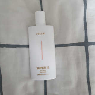 쥴라이Jullai 슈퍼 12 바운스 선 플루이드 SPF50+ PA++++ — 5점을 준 리뷰어가 2019년 7월 올린 사용 사진