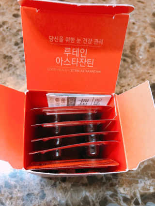 건강한약속 바른 바른 루테인아스타잔틴 — 4점을 준 리뷰어가 2020년 3월 올린 사용 사진