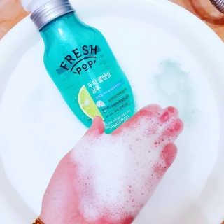 프레시팝 그린허브 레시피 샴푸 — 4.67점을 준 리뷰어가 2018년 5월 올린 사용 사진