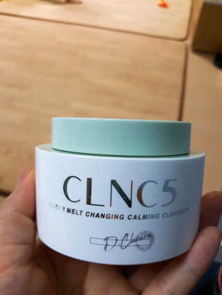 CLNC5 워터 멜트 체인징 클렌저 — 4.67점을 준 리뷰어가 2018년 8월 올린 사용 사진