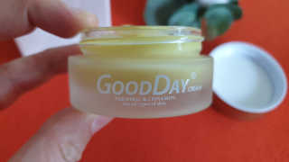 GoodDay Skincare GoodDay 강황 크림 — 5점을 준 리뷰어가 2019년 6월 올린 사용 사진