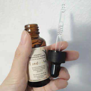 [스킨큐어] 산다화 비타민C 화이트닝 에센스 30ml — 4점을 준 리뷰어가 2020년 3월 올린 사용 사진