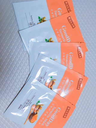 GoodDay Skincare GoodDay 강황 마스크 — 5점을 준 리뷰어가 2019년 6월 올린 사용 사진