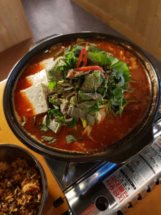 [경성술집 홍대점] 전메뉴 중 택1 + 날치알 주먹밥 — 2점을 준 리뷰어가 2019년 10월 올린 사용 사진