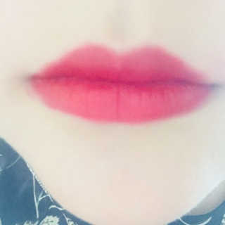 터치인솔 메탈리스트 리퀴드 포일 립스틱 5종 — 5점을 준 리뷰어가 2018년 3월 올린 사용 사진
