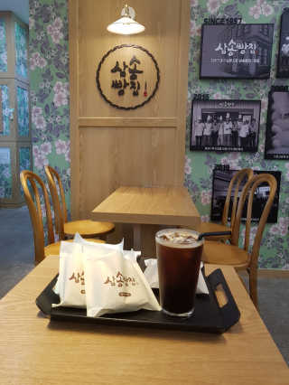 삼송빵집 부천점 [삼송빵집 부천역사점]삼송빵집 특별세트 — 5점을 준 리뷰어가 2019년 8월 올린 사용 사진