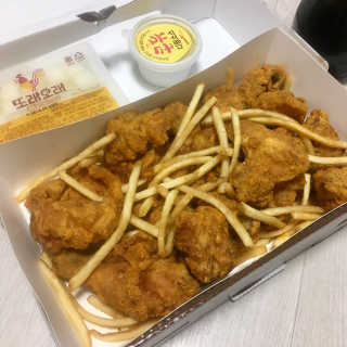 목우촌 또래오래 또래오래  콘듀치킨 — 5점을 준 리뷰어가 2019년 4월 올린 사용 사진