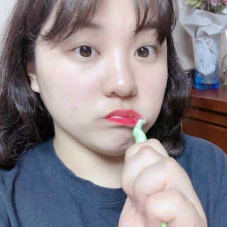 큐어스크립트 닥터폴스 치약 라임만다린향 — 4.67점을 준 리뷰어가 2018년 4월 올린 사용 사진