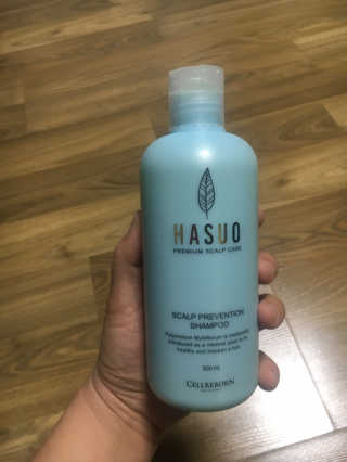 셀리본 하수오 내츄럴 프리벤션 탈모관리 샴푸 300ml — 5점을 준 리뷰어가 2019년 11월 올린 사용 사진
