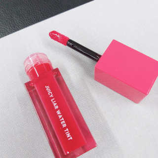 릴리바이레드 쥬시라이어 워터틴트 02 체리 크러쉬인 척 — 4점을 준 리뷰어가 2020년 3월 올린 사용 사진