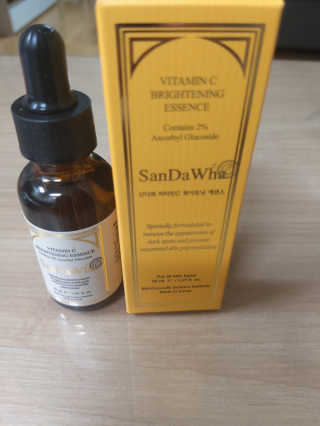[스킨큐어] 산다화 비타민C 화이트닝 에센스 30ml — 5점을 준 리뷰어가 2019년 7월 올린 사용 사진