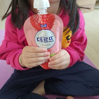 데르뜨 떠먹는 과일 3종, 짜먹는 과일 2종 총 10개 체험 — 5점을 준 리뷰어가 2020년 3월 올린 사용 사진