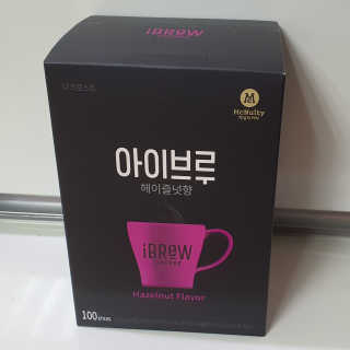 한국맥널티 아이브루 헤이즐넛향 100T — 5점을 준 리뷰어가 2019년 10월 올린 사용 사진