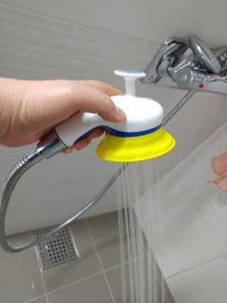 Pethroom 페스룸 PETHROOM RELAX SHOWER 페스룸 릴렉스 샤워기 — 4.5점을 준 리뷰어가 2018년 11월 올린 사용 사진