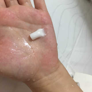 페어아크네 크리미폼 페어아크네 크리미 폼 — 5점을 준 리뷰어가 2019년 10월 올린 사용 사진