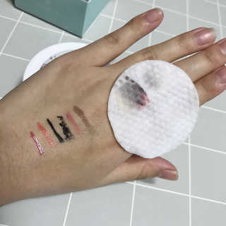신소라 코스메틱 SINSOLA COSMETIC 신소라 모이스춰 클렌징 패드 — 4.83점을 준 리뷰어가 2017년 11월 올린 사용 사진