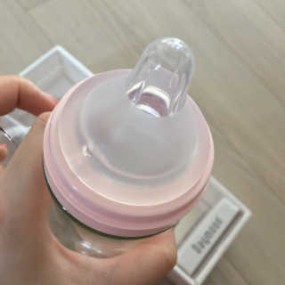 엄마의 바램을 담은 프리미엄 감성젖병 오유위시 260ml — 5점을 준 리뷰어가 2020년 3월 올린 사용 사진