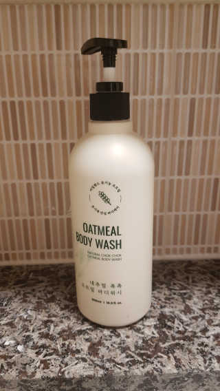 (주)에네스티 내추럴 촉촉  오트밀 바디워시 500ml — 5점을 준 리뷰어가 2019년 12월 올린 사용 사진