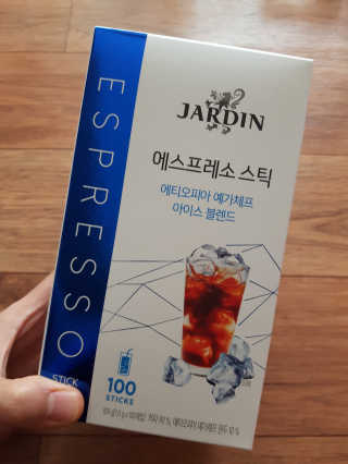 (주)쟈뎅 [쟈뎅] 에스프레소스틱 아이스블렌드 — 4점을 준 리뷰어가 2019년 5월 올린 사용 사진