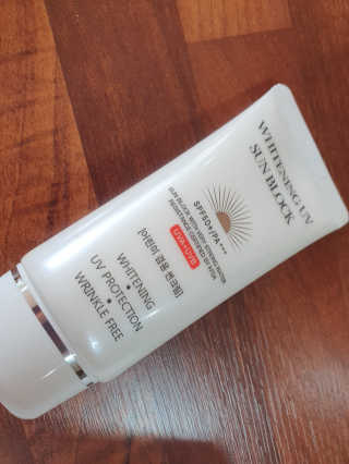 지고트 화이트닝 유브이 썬블럭 크림 70ml,1+1 — 5점을 준 리뷰어가 2019년 7월 올린 사용 사진