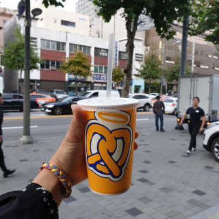 앤티앤스프레즐서초점 [앤티앤스 프레즐 서초본점] 고구마 크림치즈스틱 2인 — 5점을 준 리뷰어가 2019년 10월 올린 사용 사진
