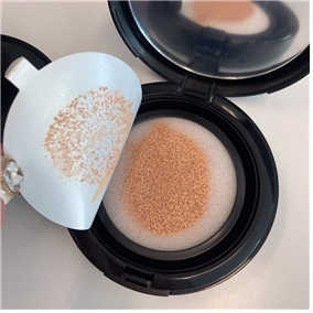 리하셀 아우라 쿠션 팩트 21호,23호 SPF50+ PA++++ — 2.5점을 준 리뷰어가 2019년 10월 올린 사용 사진