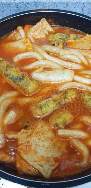 잠실맛집,홍코너떡볶이가우리집에[옛날맛,짜장맛옵션] — 5점을 준 리뷰어가 2019년 11월 올린 사용 사진