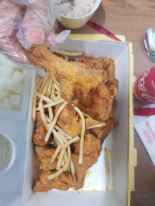 목우촌 또래오래 또래오래  콘듀치킨 — 5점을 준 리뷰어가 2019년 4월 올린 사용 사진