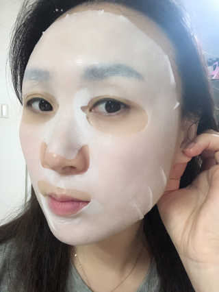 페네그린 모이스처라이징 셀렉트 마스크 콰이트 리치 10매 — 4.5점을 준 리뷰어가 2020년 3월 올린 사용 사진