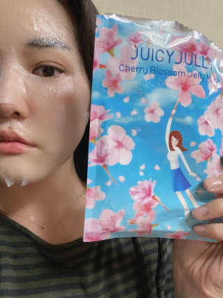 쥬시줄리 체리블라썸 젤리겔 마스크 — 5점을 준 리뷰어가 2020년 3월 올린 사용 사진