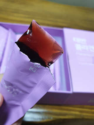 네츄럴굿띵스 태반 콜라겐 젤리 15포 — 5점을 준 리뷰어가 2019년 3월 올린 사용 사진