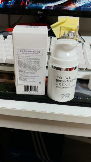 MOONSOME 문썸 토탈 브라이트닝 크림 50ml — 3.5점을 준 리뷰어가 2019년 3월 올린 사용 사진