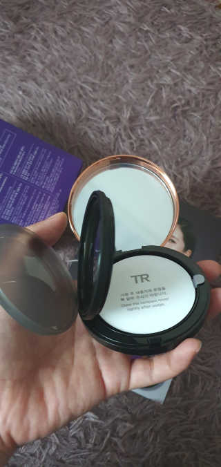 TR타임레볼루션 [TR] 더블 앰플 쿠션 파운데이션 LX — 3점을 준 리뷰어가 2019년 11월 올린 사용 사진