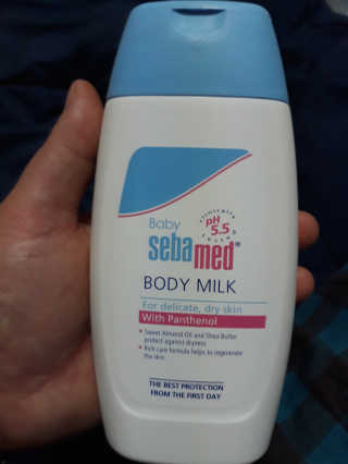 세바메드 베이비 바디밀크 200ml — 5점을 준 리뷰어가 2019년 12월 올린 사용 사진
