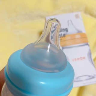 유비맘 신생아젖병 120ml 트리플팩_ 젖꼭지 포함 — 5점을 준 리뷰어가 2020년 2월 올린 사용 사진
