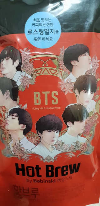 한국야쿠르트 콜드브루, 핫브루 액상스틱 BTS 일러스트 — 4.67점을 준 리뷰어가 2018년 11월 올린 사용 사진