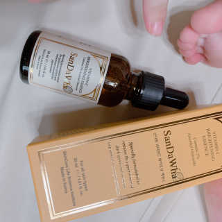 [스킨큐어] 산다화 비타민C 화이트닝 에센스 30ml — 5점을 준 리뷰어가 2019년 7월 올린 사용 사진